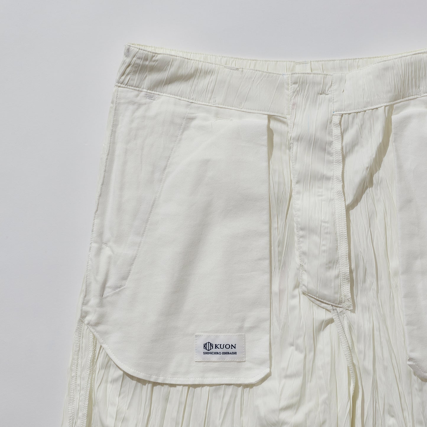 Random Pleated 3/4 Trousers