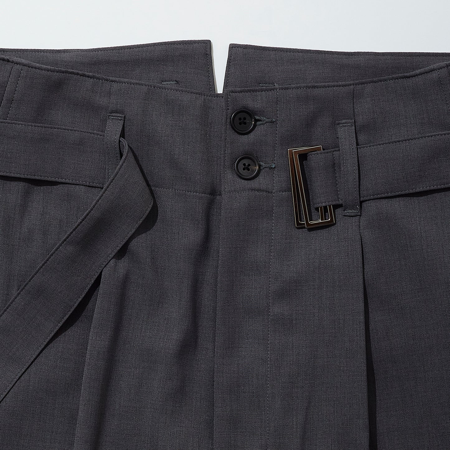 Single Pleated Belted Trousers