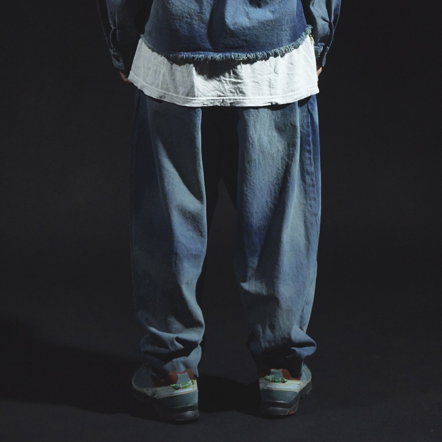 Denim Tapered Trousers (Bleached)